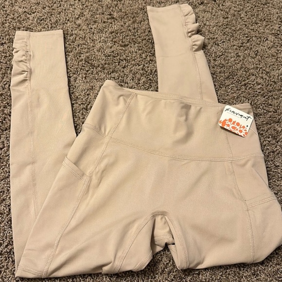 🔥NWT🔥 Out of your League FREE PEOPLE MOVEMENT LEGGINGS - Picture 8 of 9